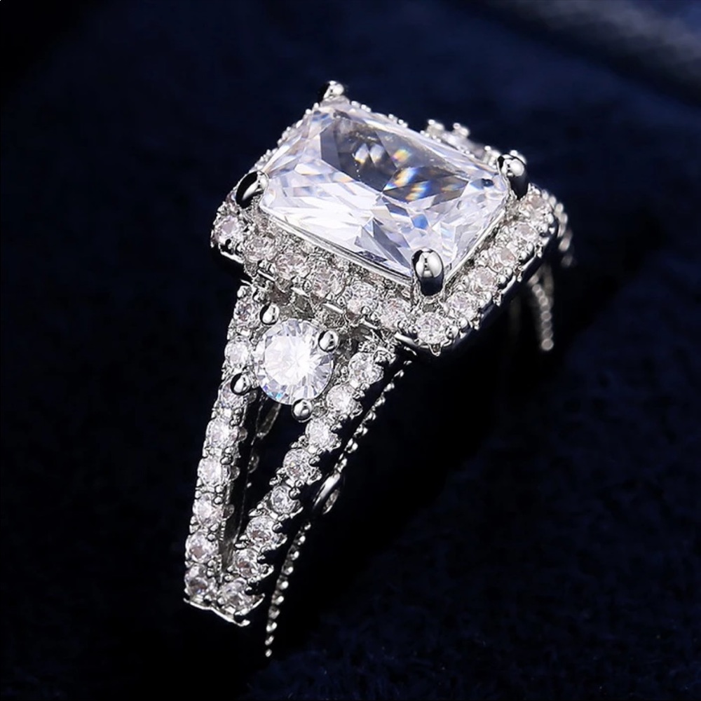 New Women’s 925 Silver Beautiful Romantic Diamond Ring - Picture 2 of 6